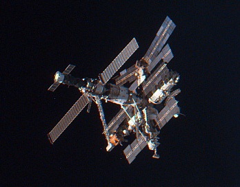 La Mir nello spazio (fare clic per l'immagine completa)